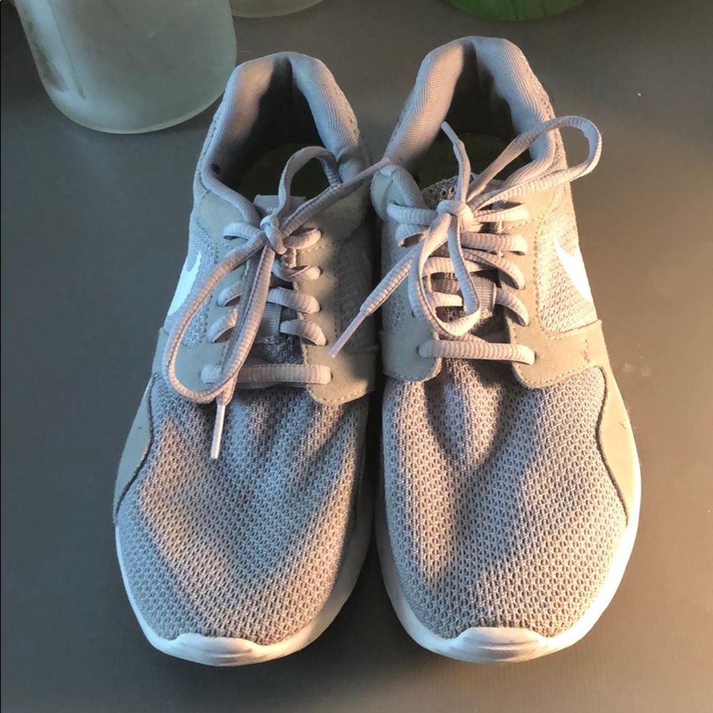 Grey Nike Roches - Picture 2 of 2
